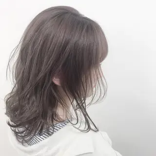 セミロング カラー 🩵ハイトーン 美咲🩵のヘアスタイル