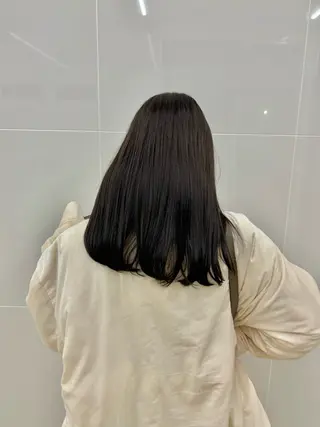 セミロング カラー 赤坂 柚和のヘアスタイル