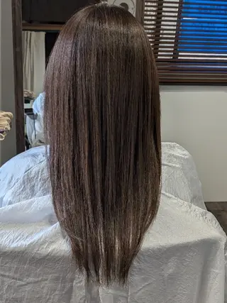 ロング 佐々木あきこ 髪質改善ストレートのヘアスタイル