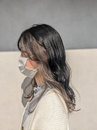 カラー Director金野 麻衣子のヘアスタイル