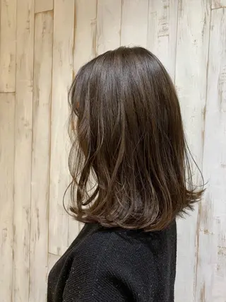 ミディアム カラー 鈴木 まりやのヘアスタイル