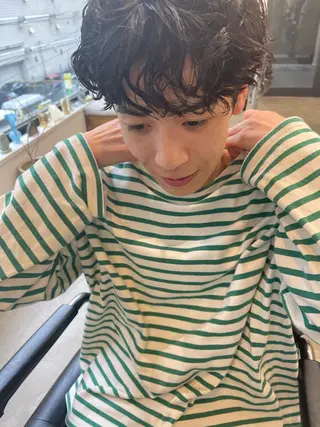 ショート パーマ メンズ 💓パーマ，💗 レイヤーカットのヘアスタイル