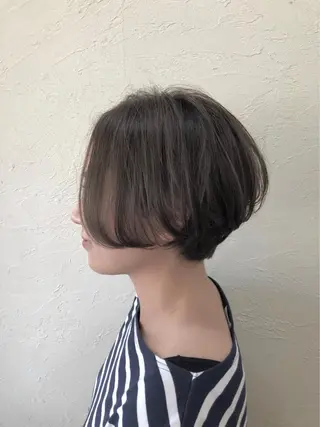 ショート カラー 出村谷 雄太のヘアスタイル