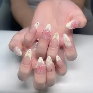 ネイル Hin Nailsのネイルデザイン