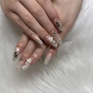 ネイル 💖𝓜𝓲𝓸 /3月予約受付中💖のネイルデザイン