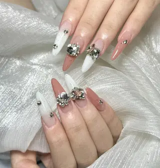 ネイル Pure&Rich Nailのネイルデザイン