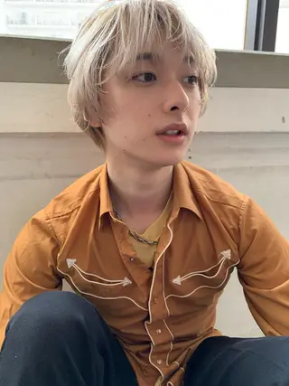 ショート カラー メンズ 💓パーマ，💗 レイヤーカットのヘアスタイル