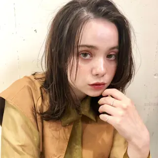 ミディアム カラー スナコザワ レナのヘアスタイル