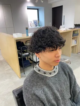 ショート パーマ メンズ マエダ リョウのヘアスタイル