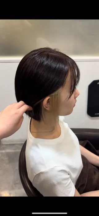 ショート カラー 平瀬 胡桃のヘアスタイル