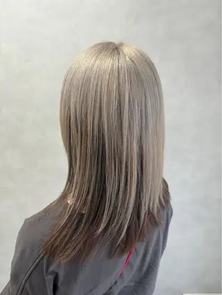 セミロング かがみ/メンテナンス カット無料のヘアスタイル