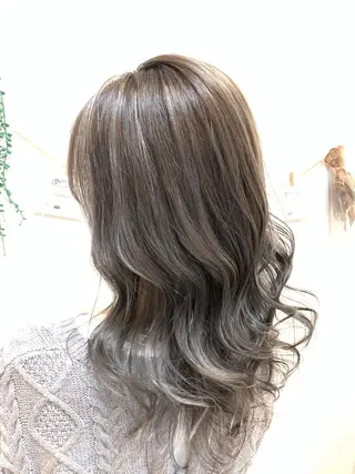 ロング カラー トレンドパーマ 加藤菜月のヘアスタイル