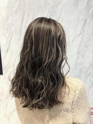 ロング カラー 店長　濱口 花菜　美髪整形のヘアスタイル