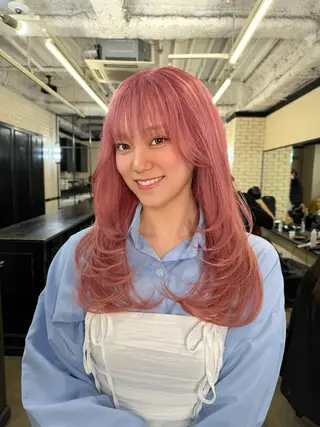 セミロング カラー 🌟小顔レイヤー× 赤み消し透明感カラーのヘアスタイル