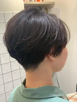 ショート ショート／透明感 カラー加治竜汰💡のヘアスタイル