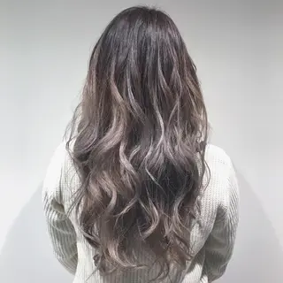 ロング カラー ヘアアレンジ Zina渋谷エリア マネージャShionのヘアスタイル