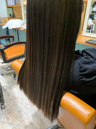 ロング カラー ミルクティーベージュ の魔術師　manaeのヘアスタイル