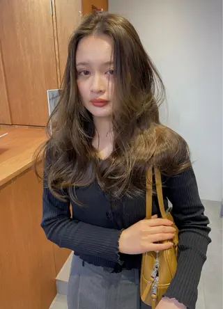 ロング カラー 瀬利 華加のヘアスタイル