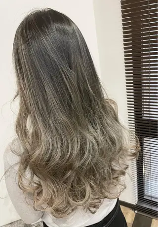 ロング 白髪ぼかし ハイライト専門/大嶋のヘアスタイル