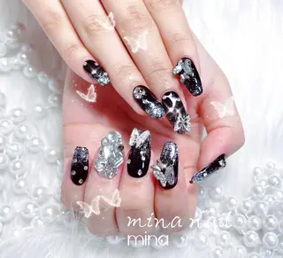 ネイル 🎀まゆ 🪽🐾のネイルデザイン