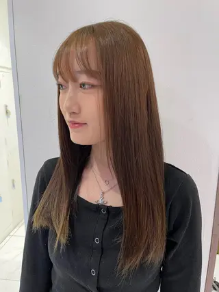 セミロング ハイトーンカラー🤍 やない せいらのヘアスタイル