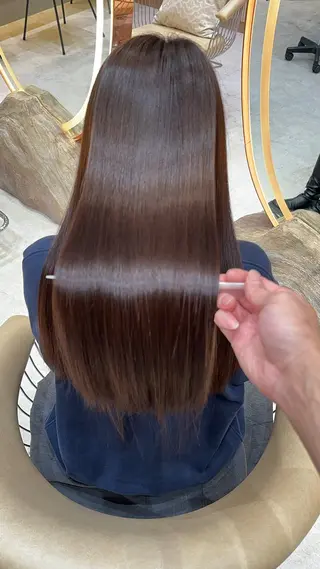 セミロング カラー 縮毛矯正✨🫧 レイヤー川村利幸のヘアスタイル