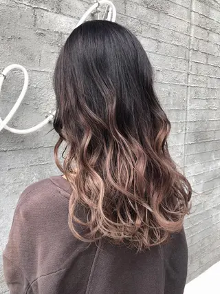 セミロング ブリーチ毛矯正.髪質 改善.髪にドラマをのヘアスタイル
