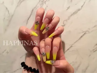 ネイル HAPPINAS ENAのネイルデザイン