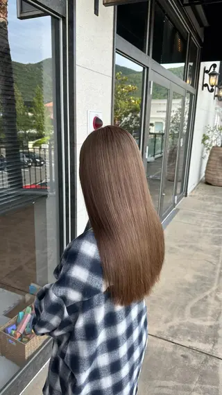 ロング カラー 鵜飼 真伍のヘアスタイル