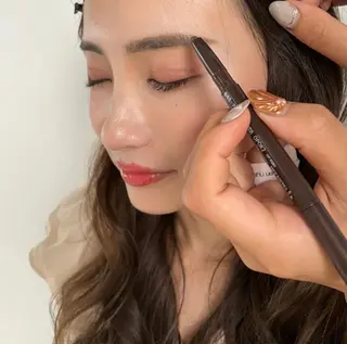 岡田まみ🍒🤍 透明感カラーのヘアスタイル