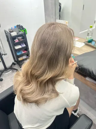 セミロング カラー COCO .のヘアスタイル