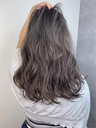 ミディアム カラー _WHITE+ 南海難波店のヘアスタイル