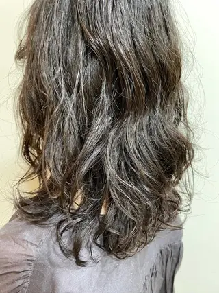 セミロング パーマ レイヤー／似合わせ TAKUYAのヘアスタイル