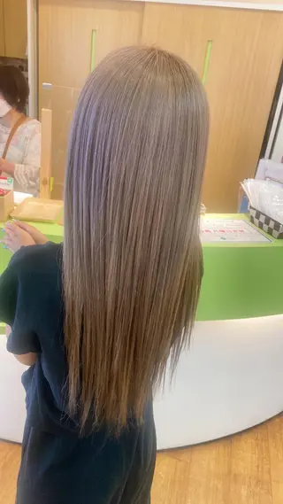 ロング 宇賀 芹加のヘアスタイル