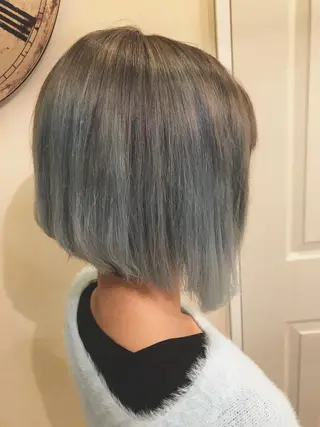 ショート カラー 岩谷/ブリーチ 🪽透明感カラーのヘアスタイル