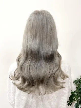 ロング カラー 服部 樹季のヘアスタイル