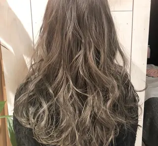 セミロング カラー ヘアアレンジ 艶髪レイヤーの王 また復活の大澤竜馬のヘアスタイル