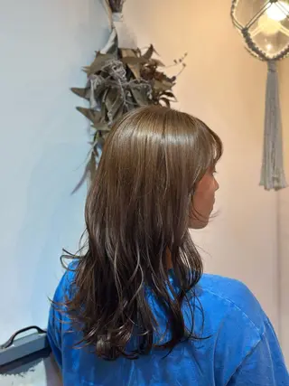 ロング カラー カツヤマ モエのヘアスタイル