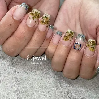 ネイル S. JEWELのネイルデザイン