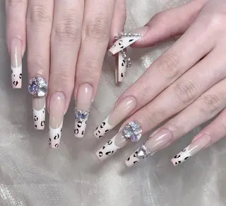 ネイル Pure&Rich Nailのネイルデザイン