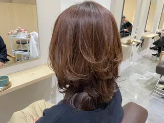 ミディアム 酸性ストレート/ブリ ーチなしWカラー河本のヘアスタイル