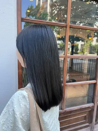 セミロング 縮毛矯正／艶カラー アオキタイキのヘアスタイル