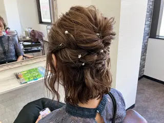 ミディアム ヘアアレンジ HAIR carelyのヘアスタイル