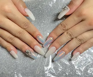 ネイル VIERU 🌈🎀💖のネイルデザイン