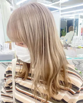 セミロング カラー ヘアアレンジ 🌈haru🌻 藤沢ハイトーン🌈のヘアスタイル