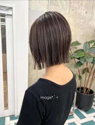 ショート カラー 田中 美月のヘアスタイル