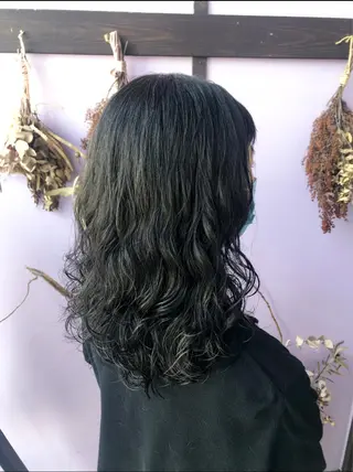 セミロング パーマ 佐藤 美聡のヘアスタイル