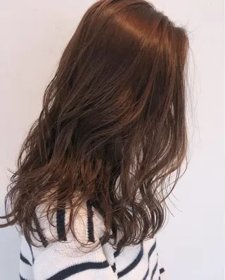 セミロング カラー 伊藤 さやかのヘアスタイル