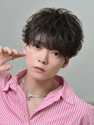 ショート パーマ メンズ 飯田 とうまのヘアスタイル