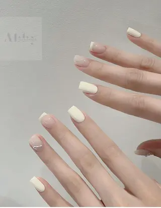 ネイル RAFFINE haru🦋🩵のネイルデザイン